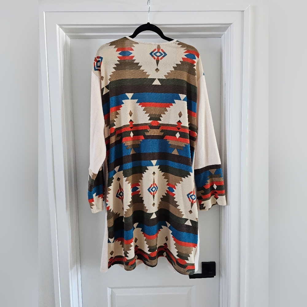 Women's Aztec Patterned Sweater - Picture 2 of 3